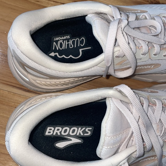 Brooks adrenaline GTS 23 running shoes Crystal grey villa white sz 7.5 - Picture 10 of 10